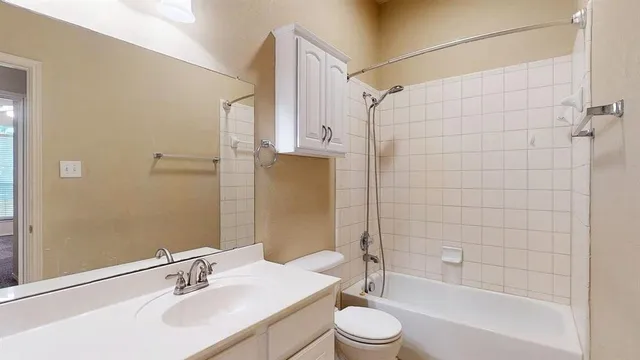 $3,100 | 1910 Wickersham Lane, Corinth, TX 76210