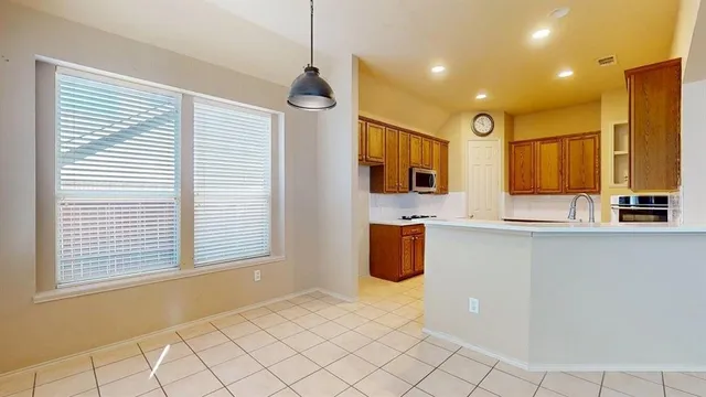 $3,100 | 1910 Wickersham Lane, Corinth, TX 76210