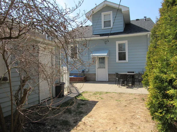 $390,000 | 2362 Berkley Avenue, Berkley, MI 48072