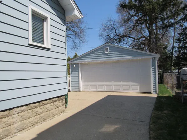 $390,000 | 2362 Berkley Avenue, Berkley, MI 48072