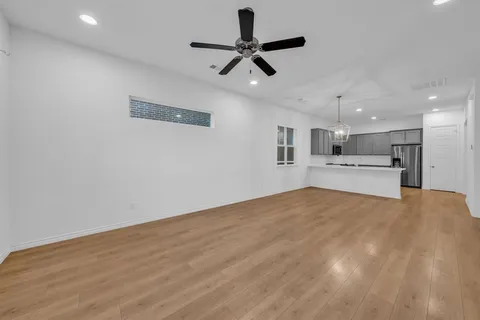 $409,900 | 2825 Stanley Avenue, Fort Worth, TX 76110