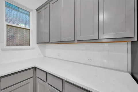 $409,900 | 2825 Stanley Avenue, Fort Worth, TX 76110