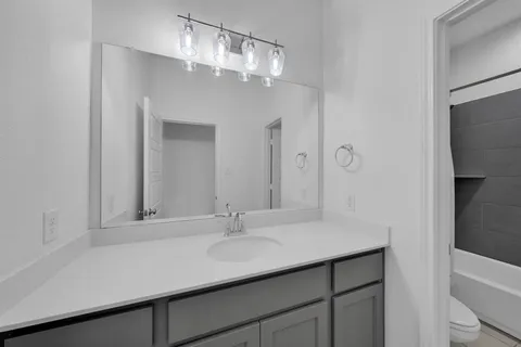 $409,900 | 2825 Stanley Avenue, Fort Worth, TX 76110