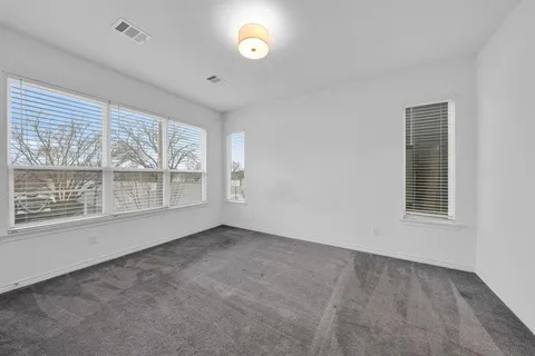 $409,900 | 2825 Stanley Avenue, Fort Worth, TX 76110