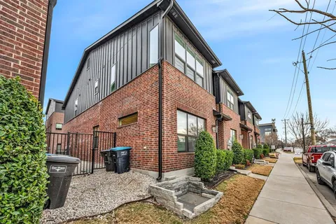 $409,900 | 2825 Stanley Avenue, Fort Worth, TX 76110