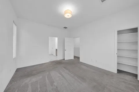 $409,900 | 2825 Stanley Avenue, Fort Worth, TX 76110