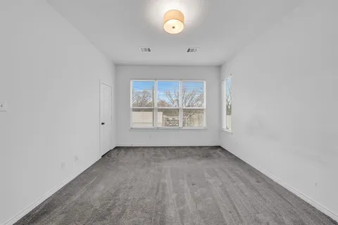 $409,900 | 2825 Stanley Avenue, Fort Worth, TX 76110