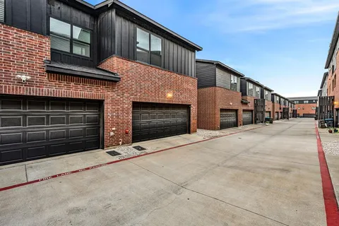 $409,900 | 2825 Stanley Avenue, Fort Worth, TX 76110