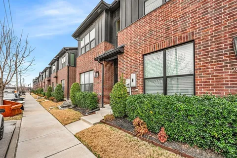 $409,900 | 2825 Stanley Avenue, Fort Worth, TX 76110