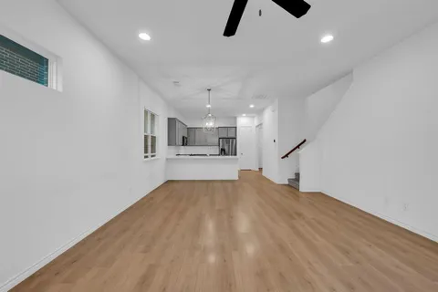 $409,900 | 2825 Stanley Avenue, Fort Worth, TX 76110