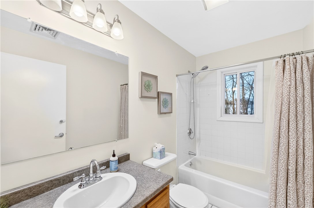 82 Mohawk Trail Cranston, RI 02921 - Photo 12 of 24