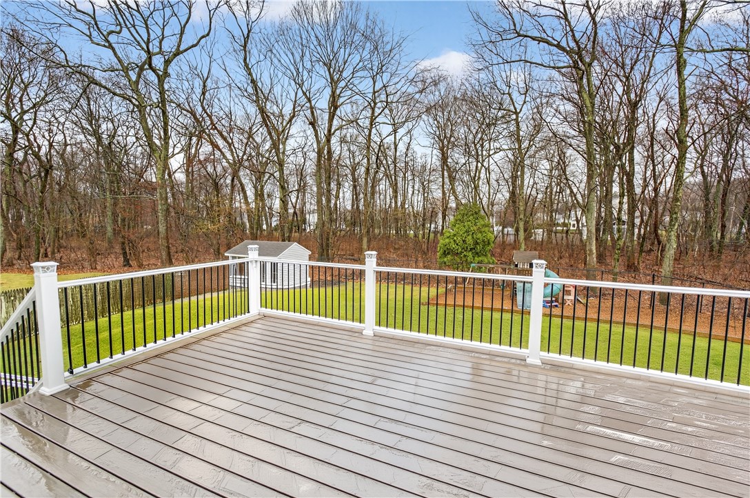 82 Mohawk Trail Cranston, RI 02921 - Photo 16 of 24