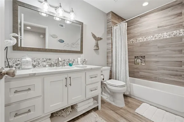 $425,000 | 2404 Bayhouse Drive, Unit 2404, Rockport, TX 78382