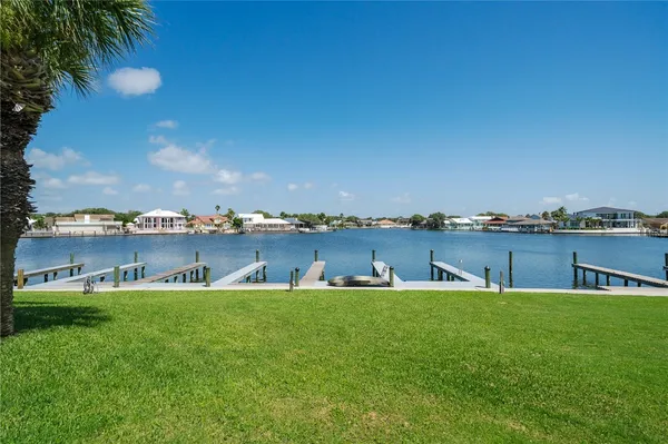 $425,000 | 2404 Bayhouse Drive, Unit 2404, Rockport, TX 78382