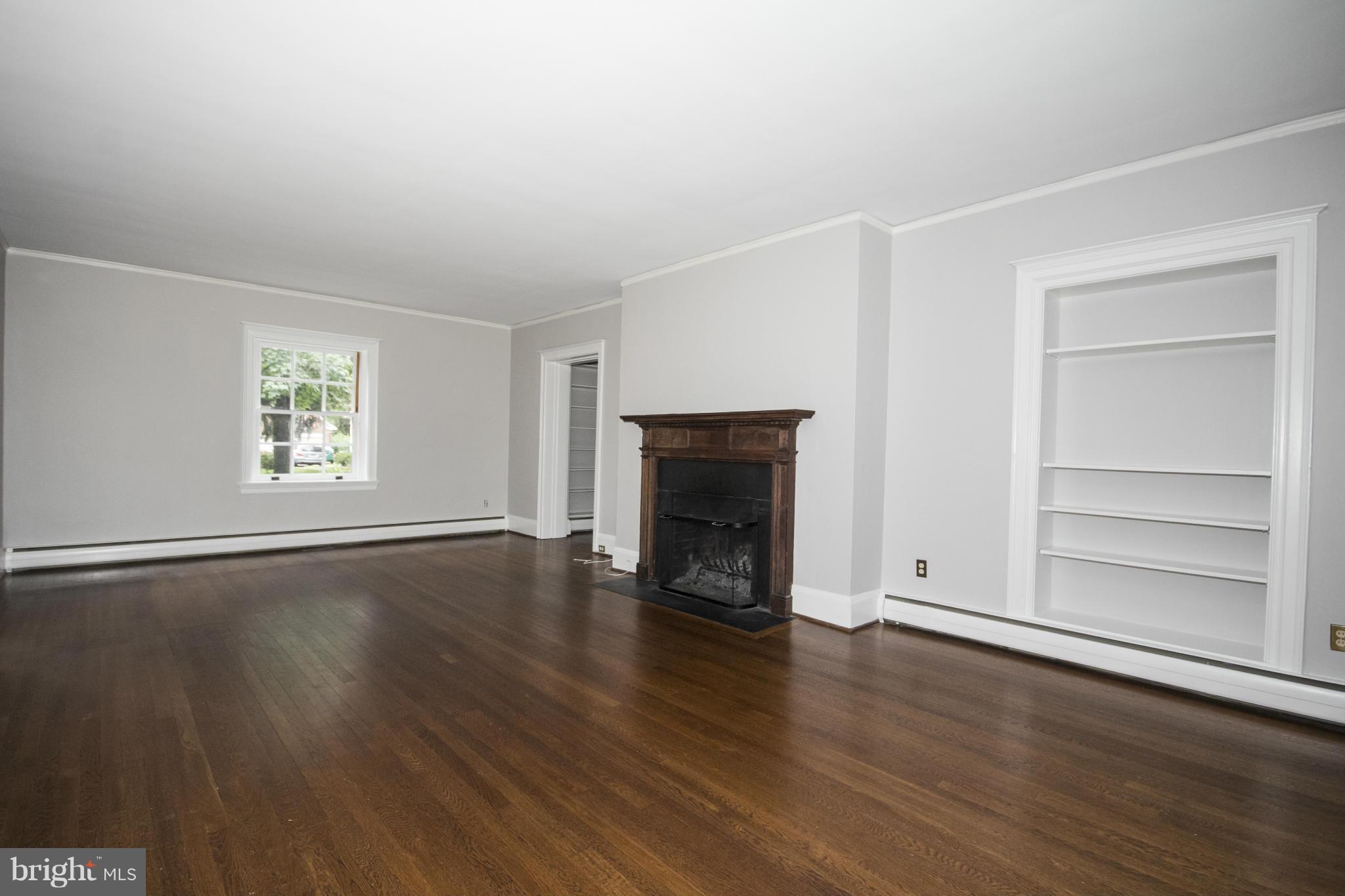 204 St Martins Road Baltimore, MD 21218 - Photo 3 of 30 Living Room