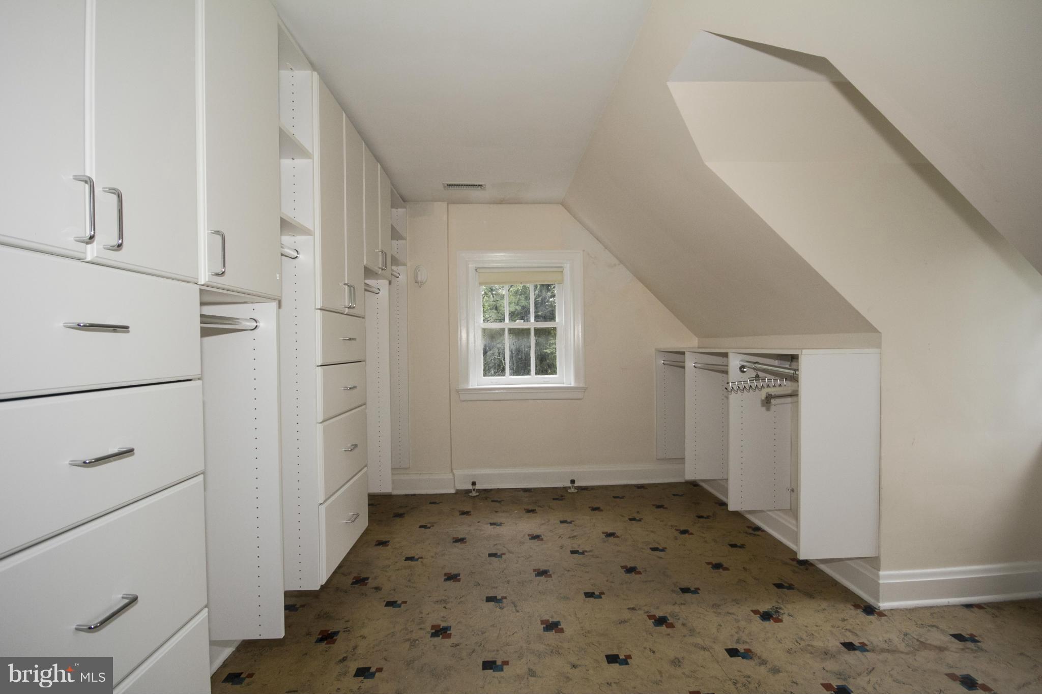 204 St Martins Road Baltimore, MD 21218 - Photo 26 of 30 Walk-in Closet