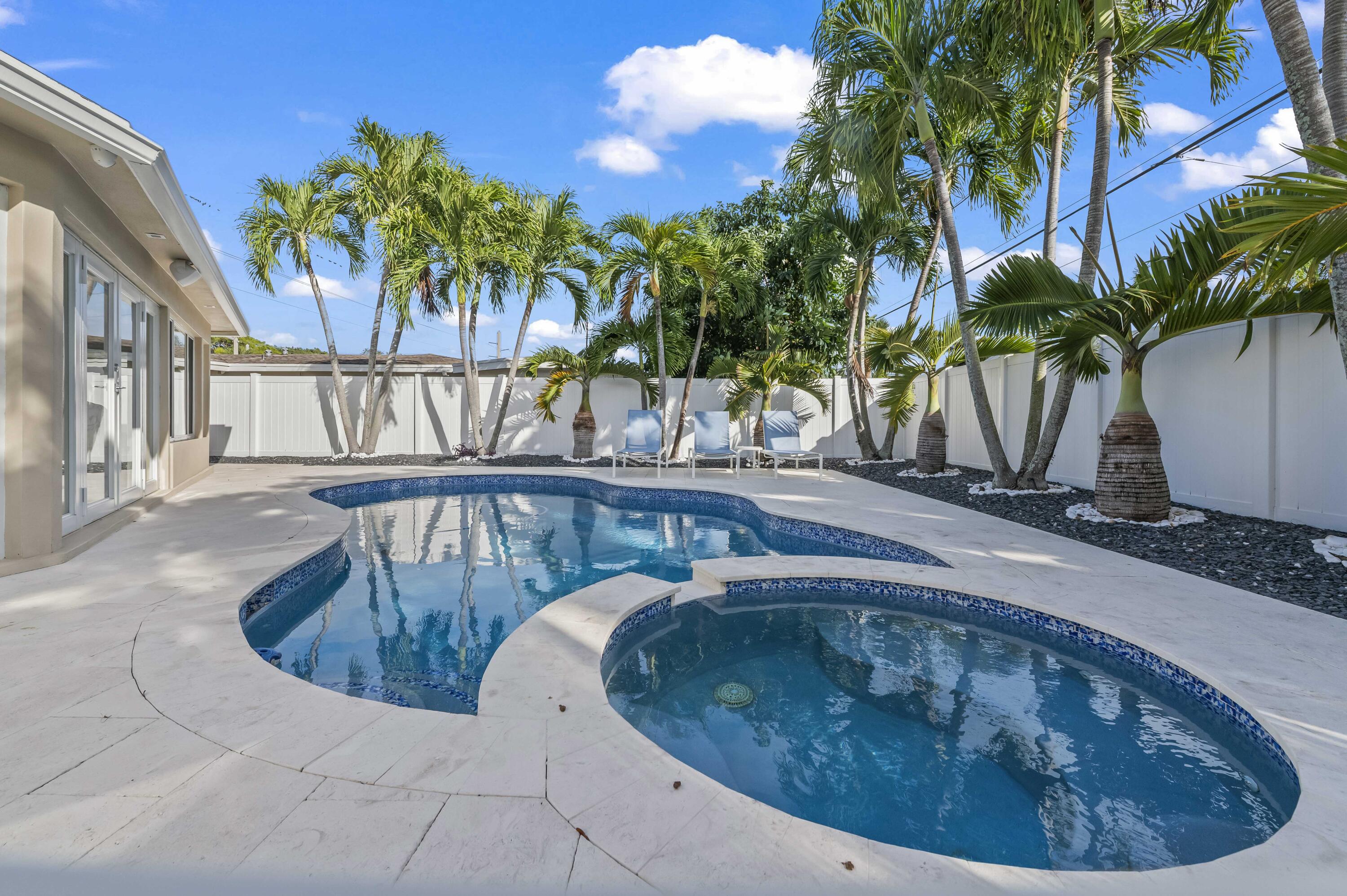 838 West Palmetto Park Road Boca Raton, FL 33486 - Photo 30 of 37 Heated Pool / Jacuzzi