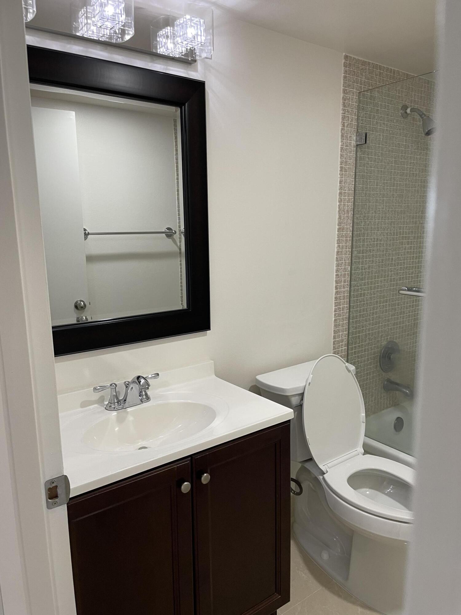 4029 Guildford East, Unit 4029 Boca Raton, FL 33434 - Photo 9 of 16 IMG_2540