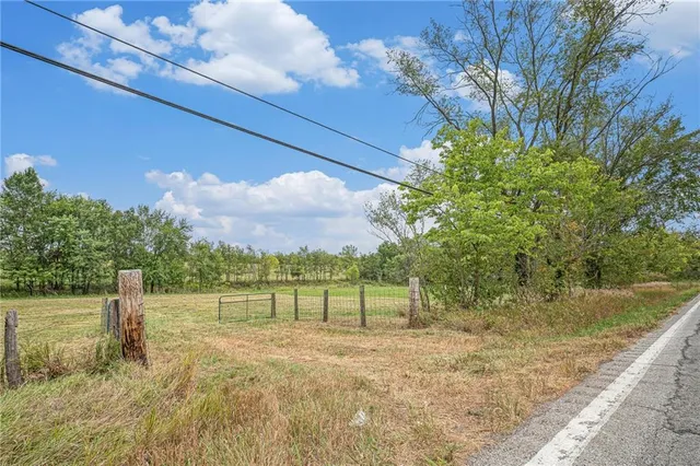 $299,000 | 3 Arnold Park, Holt, MO 64048