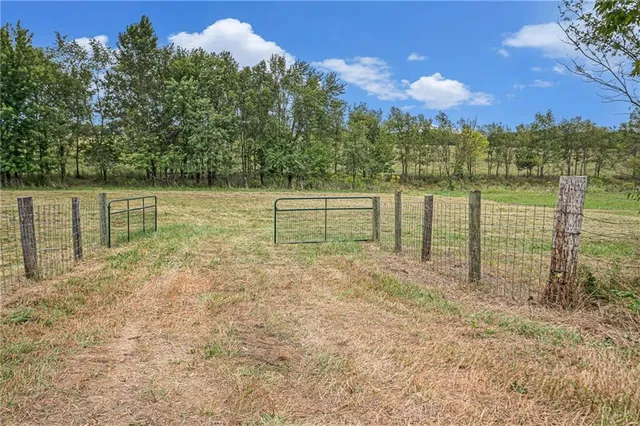 $299,000 | 3 Arnold Park, Holt, MO 64048