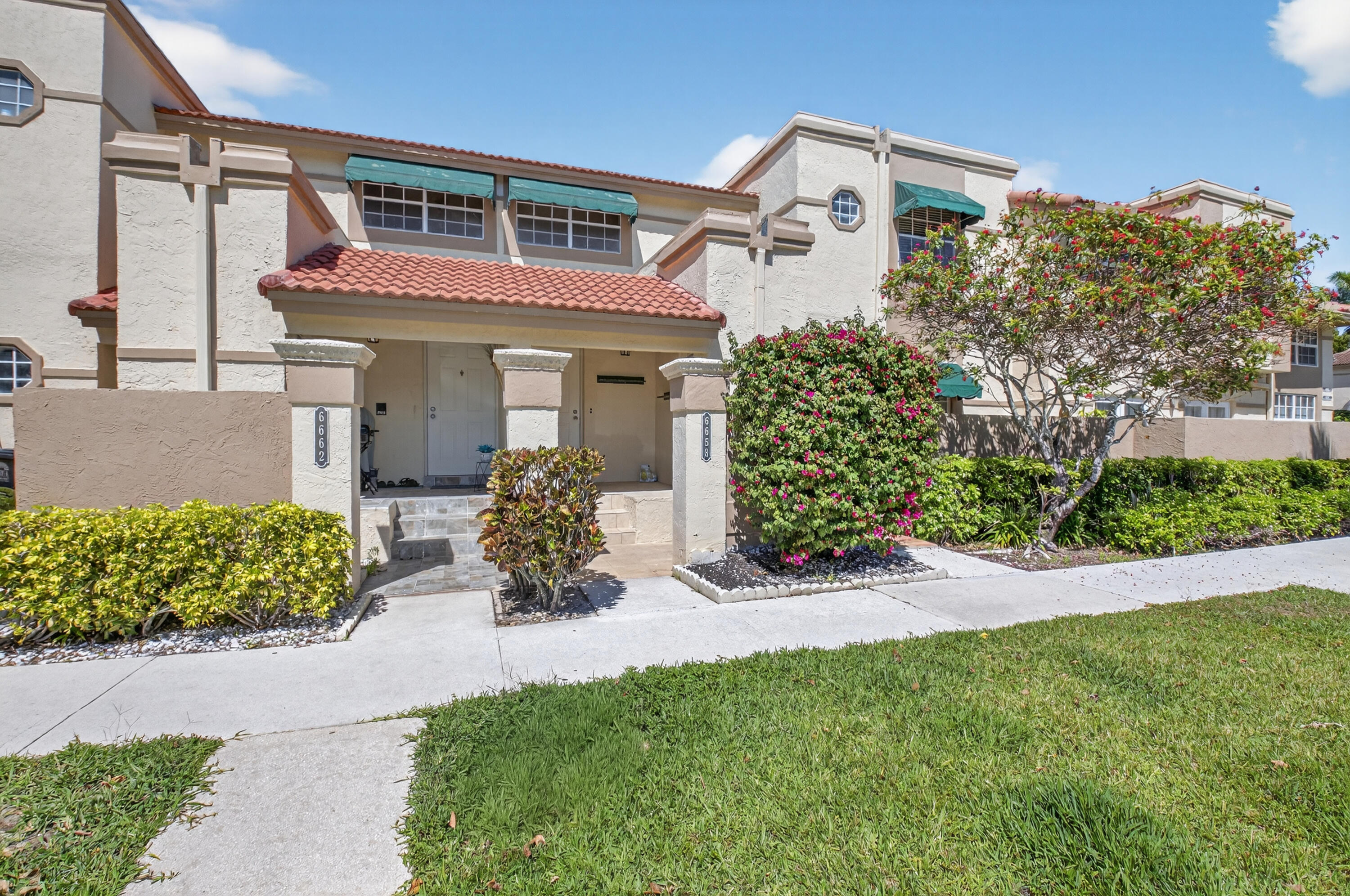 6658 Via Regina, Unit 10 Boca Raton, FL 33433 - Photo 2 of 58 6658 Via Regina