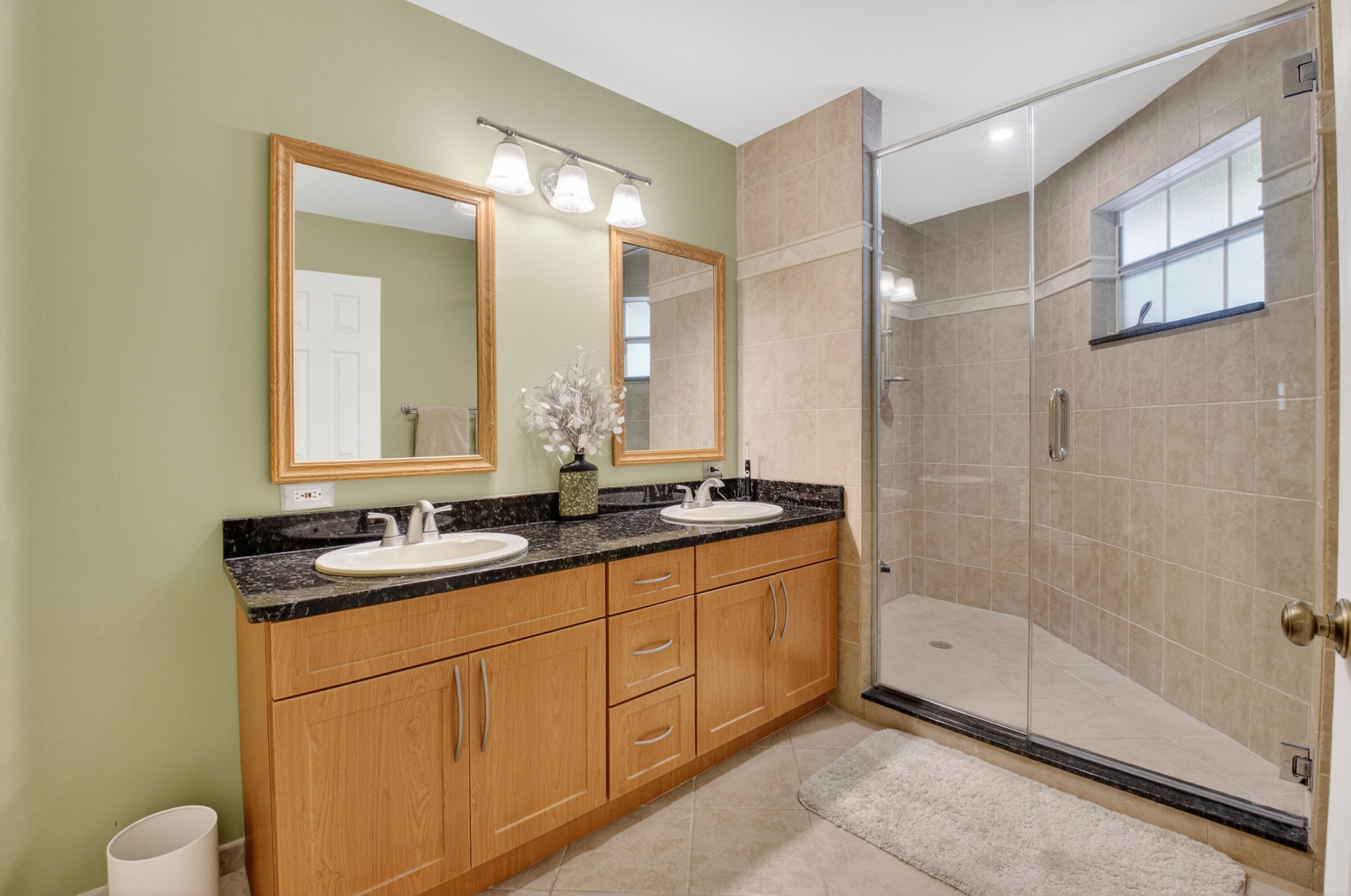 6658 Via Regina, Unit 10 Boca Raton, FL 33433 - Photo 20 of 58 Primary Bath