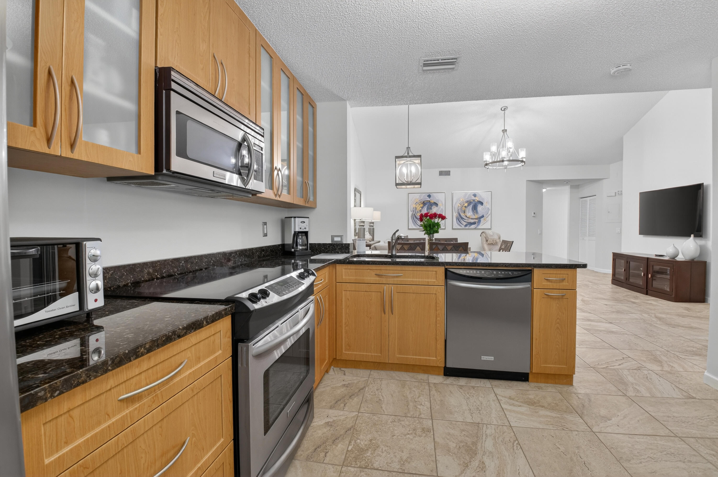 6658 Via Regina, Unit 10 Boca Raton, FL 33433 - Photo 5 of 58 Kitchen