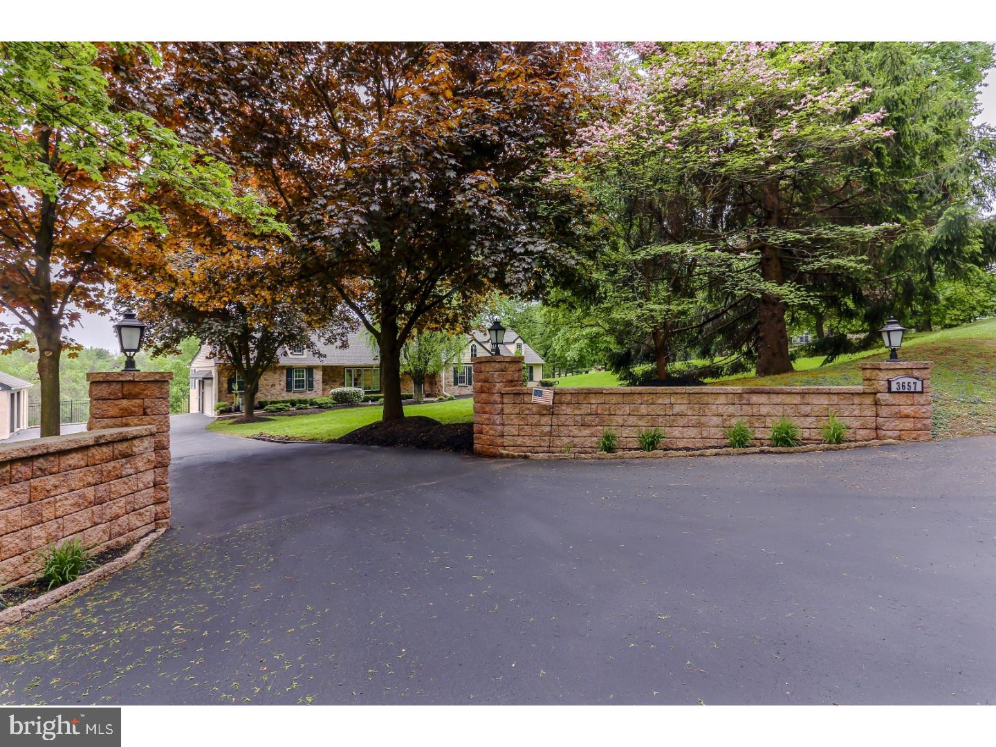 3657 Providence Road Newtown Square, PA 19073 - Photo 2 of 24 Driveway