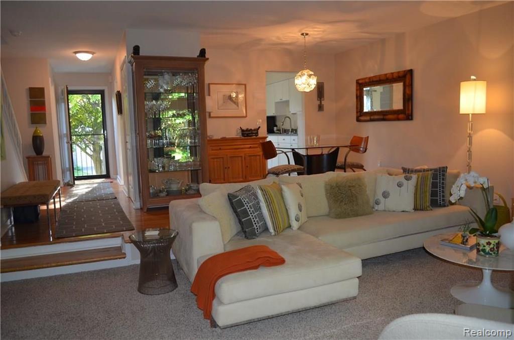 1576 Gas Light Lane Rochester Hills, MI 48306 - Photo 6 of 49