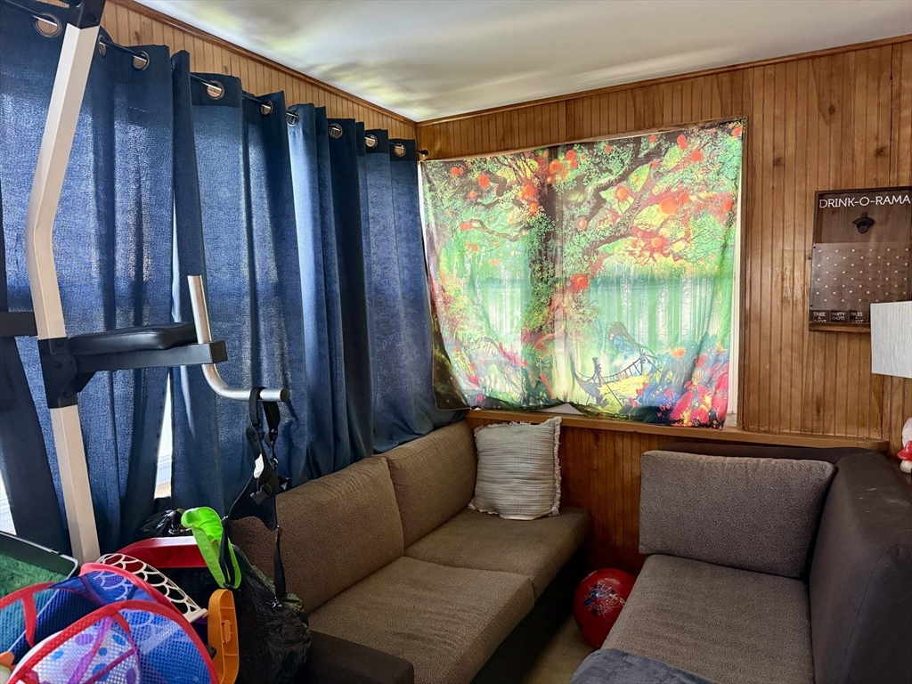 398 Main Street Springfield, MA 01151 - Photo 4 of 42 Gallery Image 4