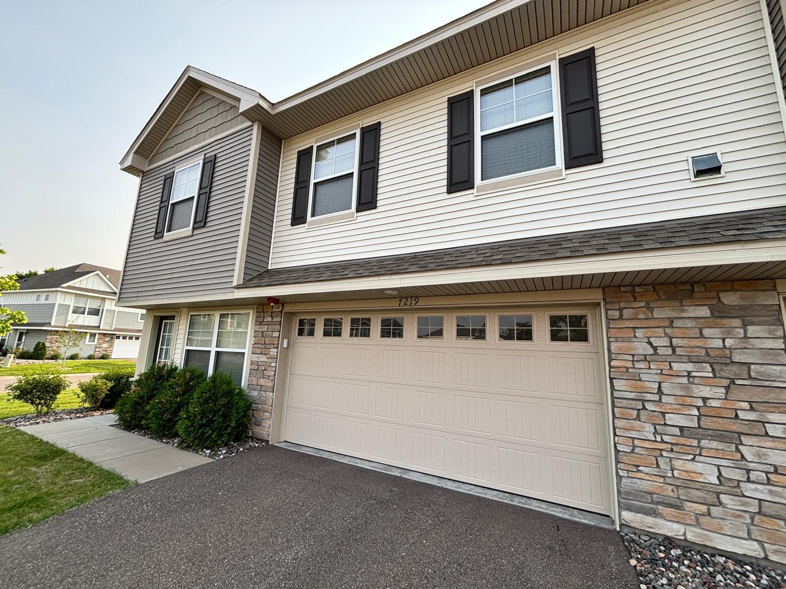 7219 Elmo Court Hugo, MN 55038 - Photo 2 of 27