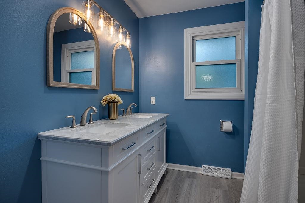 305 Raymond Road Waunakee, WI 53597 - Photo 2 of 44 Gallery Image 2