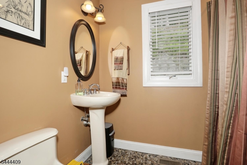 121 Magee Road Ringwood, NJ 07456 - Photo 21 of 36