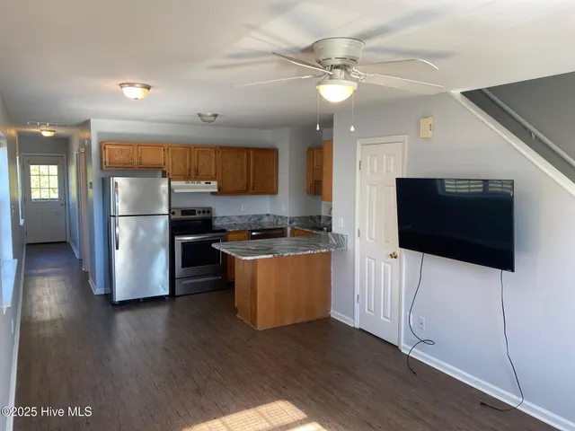 $1,500 | 2009 River Drive, Unit A, Greenville, NC 27858