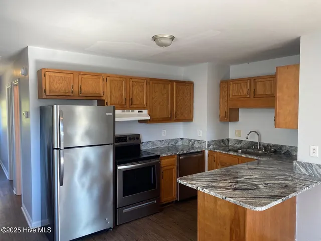 $1,500 | 2009 River Drive, Unit A, Greenville, NC 27858