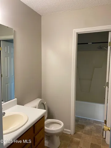 $1,500 | 2009 River Drive, Unit A, Greenville, NC 27858