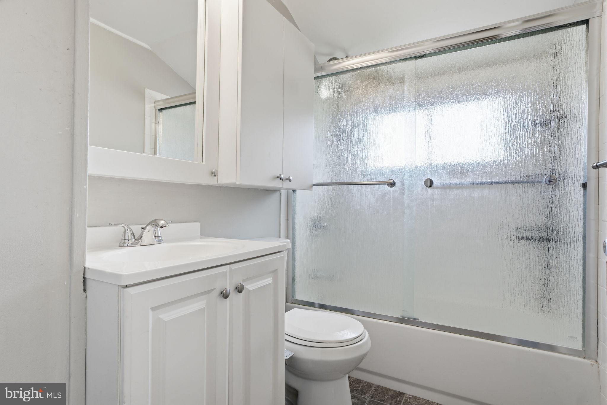 1 Larkspur Road Levittown, PA 19056 - Photo 21 of 32