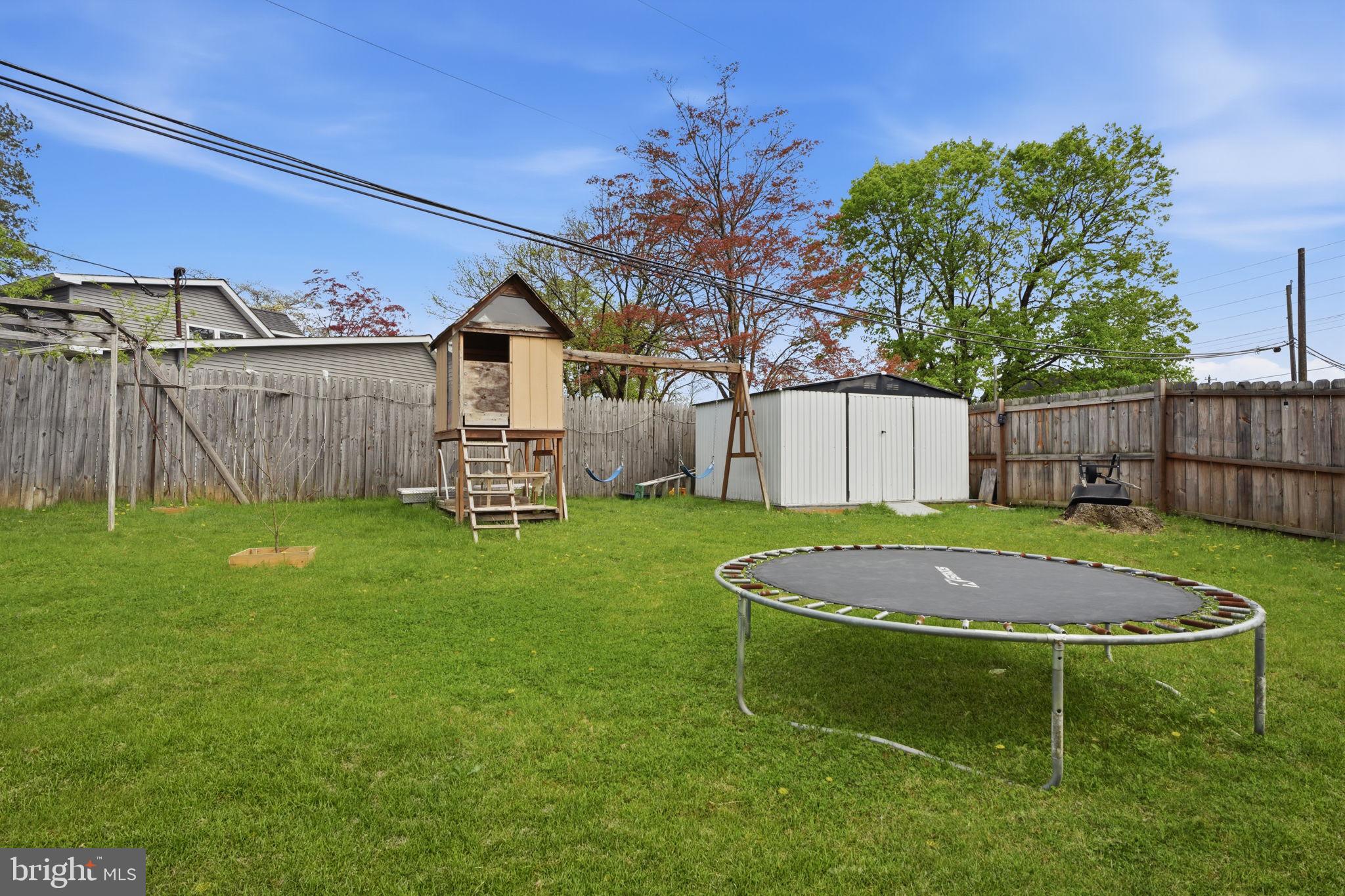 1 Larkspur Road Levittown, PA 19056 - Photo 24 of 32