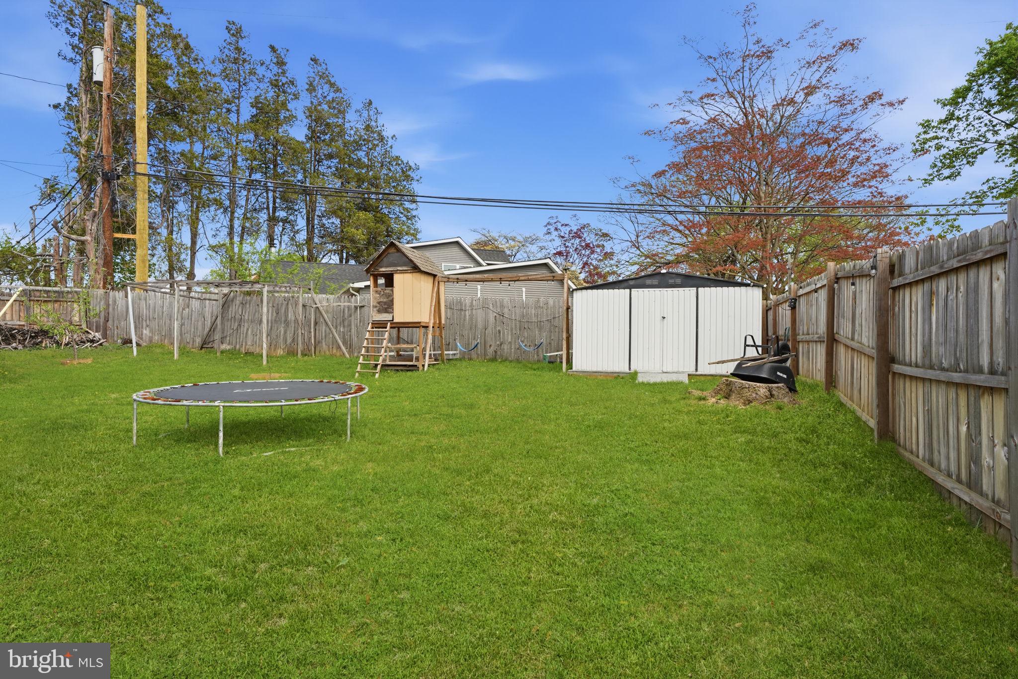 1 Larkspur Road Levittown, PA 19056 - Photo 25 of 32