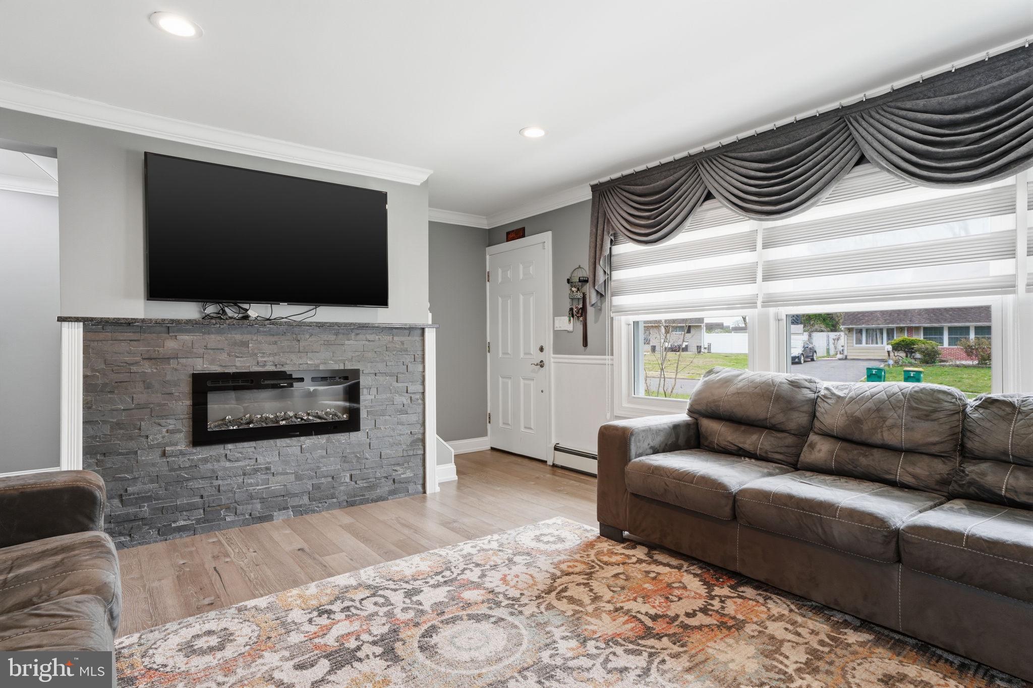 1 Larkspur Road Levittown, PA 19056 - Photo 4 of 32