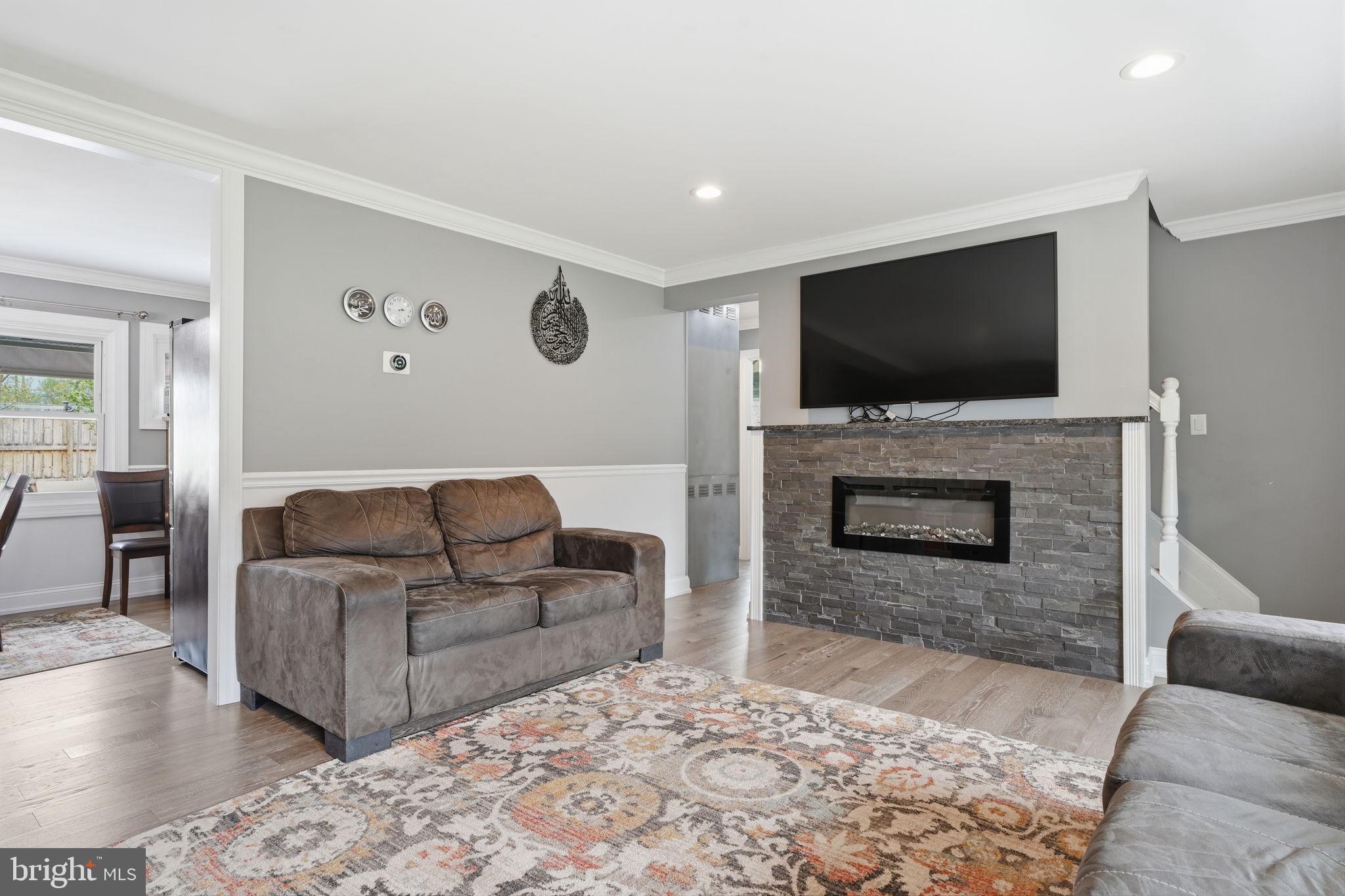 1 Larkspur Road Levittown, PA 19056 - Photo 5 of 32