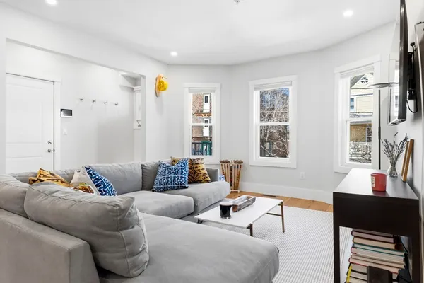 $1,100,000 | 32 Cambridge Terrace, Unit 1, Cambridge, MA 02140