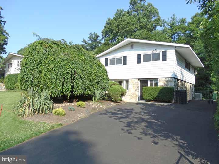 1000 Irvin Road Huntingdon Valley, PA 19006 - Photo 2 of 23 Exterior