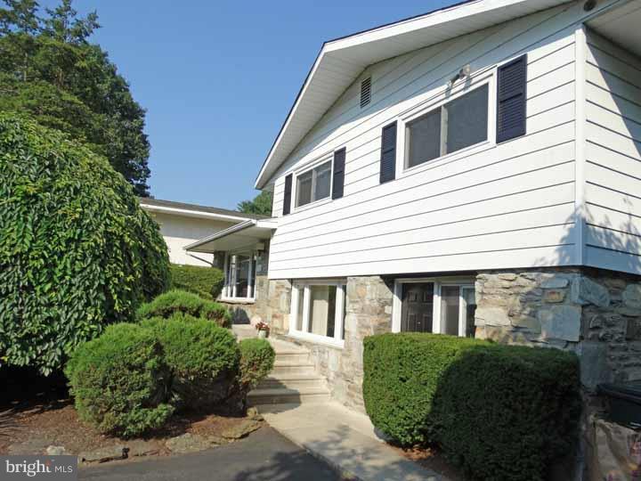 1000 Irvin Road Huntingdon Valley, PA 19006 - Photo 3 of 23 Exterior