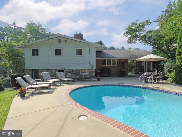 1000 Irvin Road Huntingdon Valley, PA 19006 - Photo 22 of 23 Pool