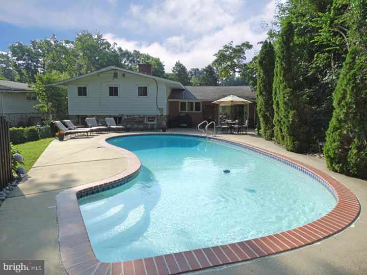 1000 Irvin Road Huntingdon Valley, PA 19006 - Photo 23 of 23 Pool