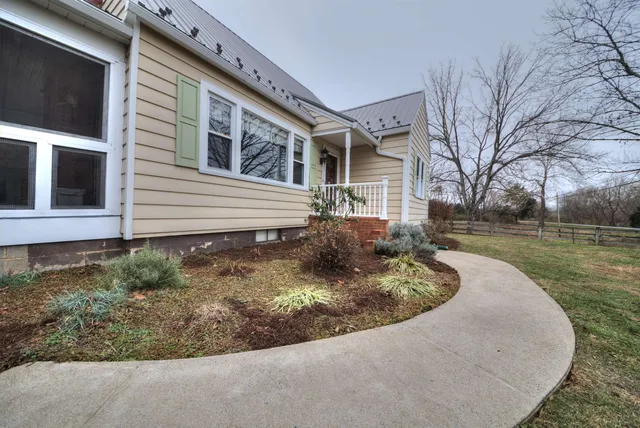 $350,000 | 7011 South East Highway, Elkton, VA 22827