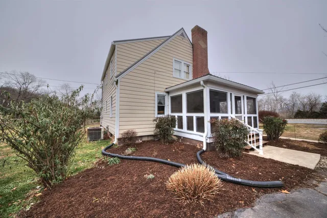 $350,000 | 7011 South East Highway, Elkton, VA 22827