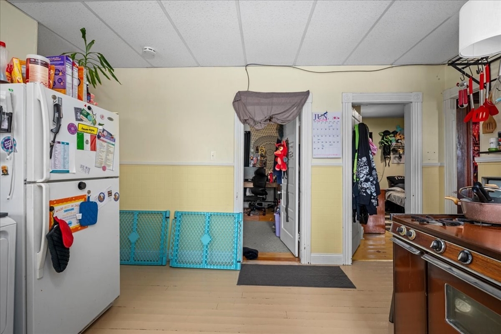 60 Esther Street Worcester, MA 01607 - Photo 18 of 38