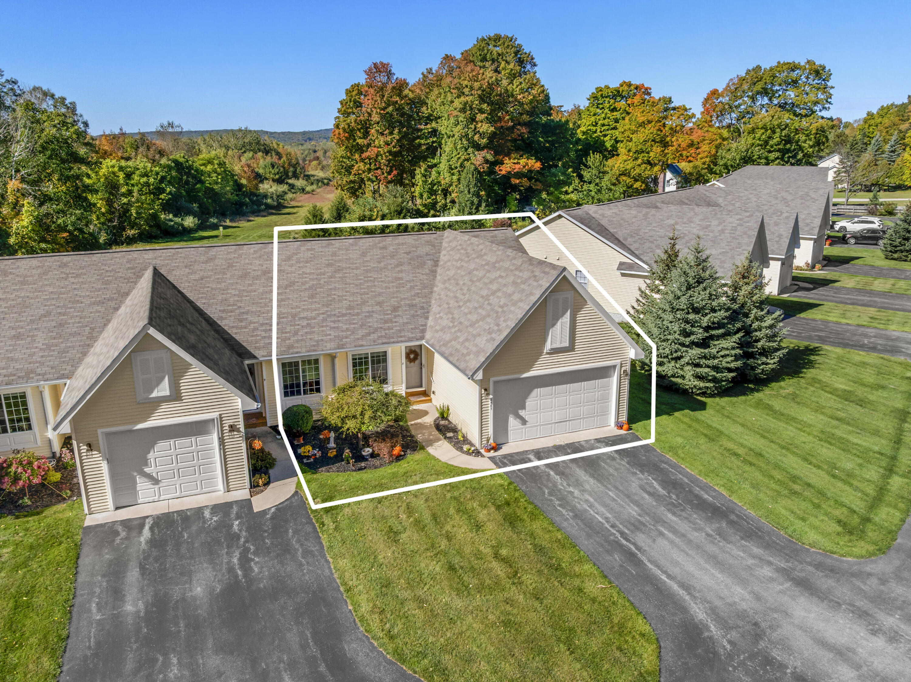 6563 Mcdonald Road, Unit 8 Benzonia, MI 49616 - Photo 40 of 44 DJI_20261007125004_0035_D